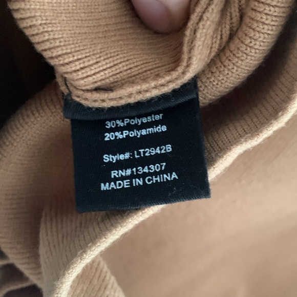 Line & dot square neck sweater - Picture 10 of 11